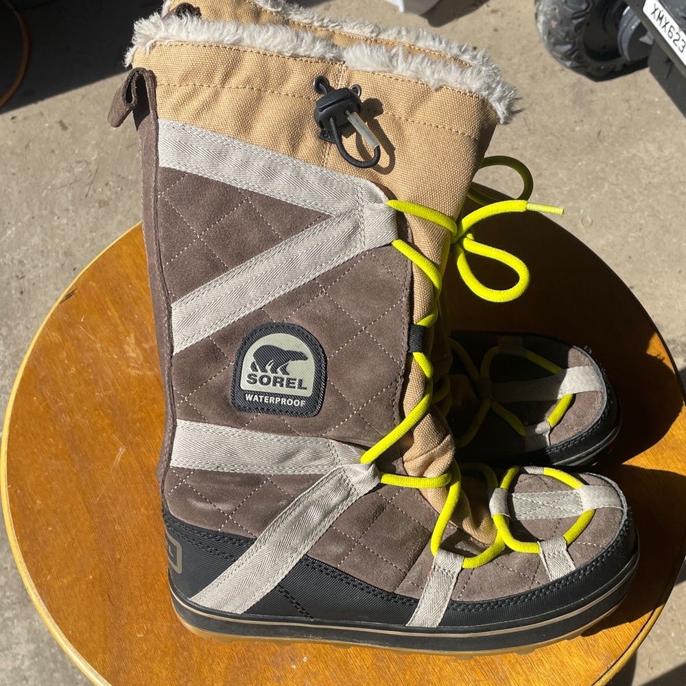 Sorel Glacy Explorer Winter Snow Boot